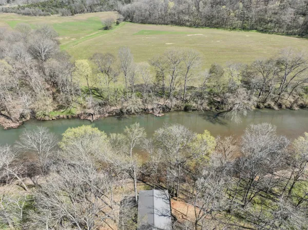 $300,000 | 516 Barney Lane, Westpoint, TN 38486
