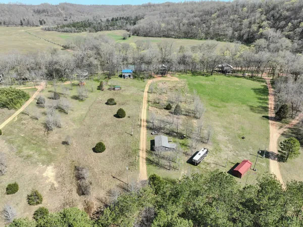 $300,000 | 516 Barney Lane, Westpoint, TN 38486