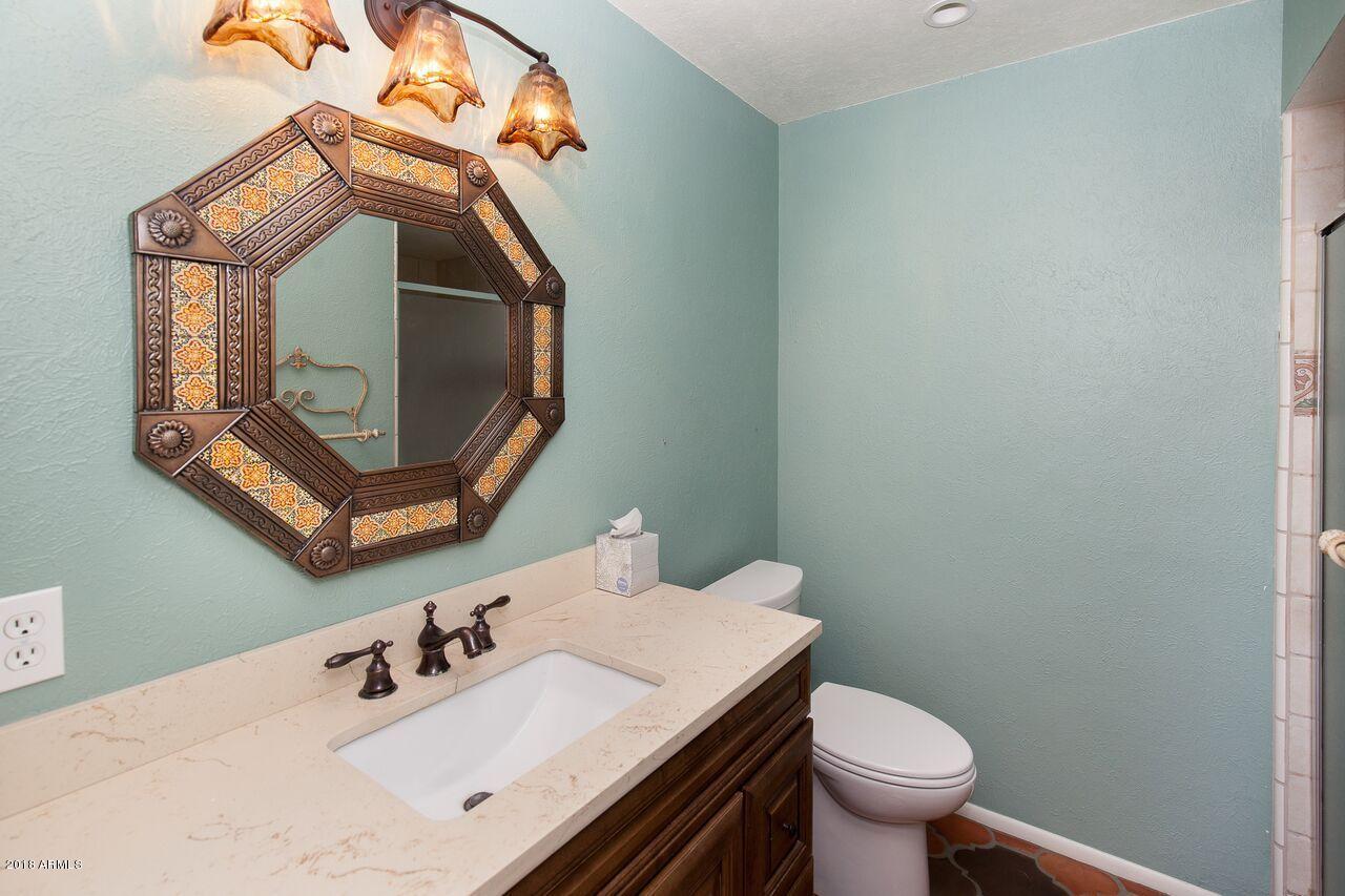 142 East Coronado Road, Unit 31 Phoenix, AZ 85004 - Photo 20 of 33 Guest Bathroom