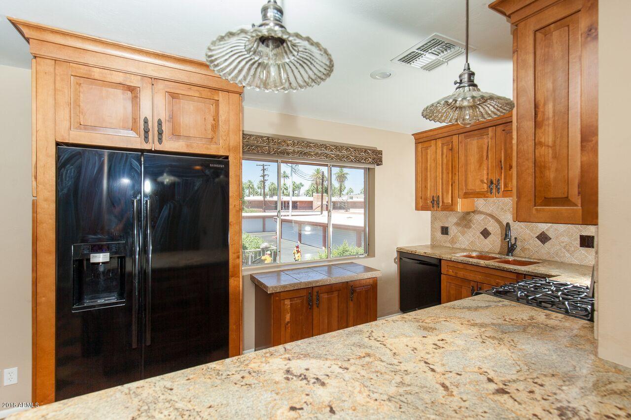 142 East Coronado Road, Unit 31 Phoenix, AZ 85004 - Photo 8 of 33 Kitchen