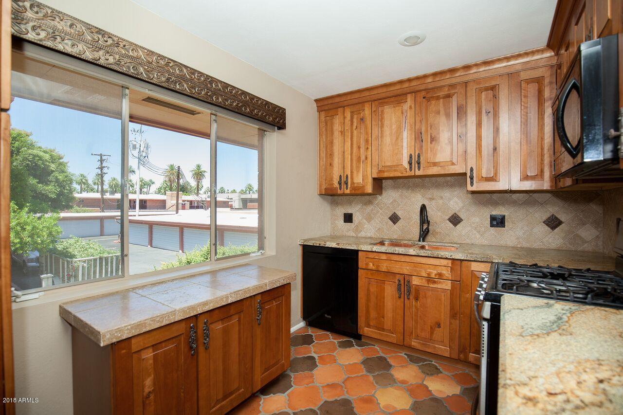 142 East Coronado Road, Unit 31 Phoenix, AZ 85004 - Photo 10 of 33 Kitchen