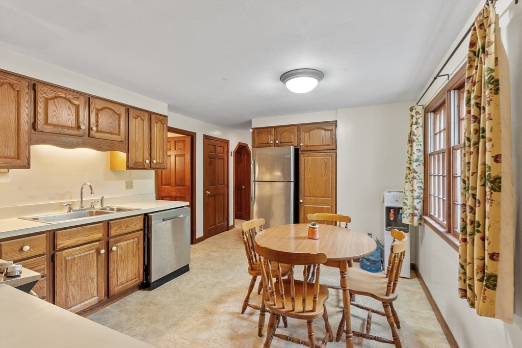 314 Reedy Meadow Road Groton, MA 01450 - Photo 5 of 33 Gallery Image 5