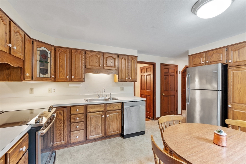 314 Reedy Meadow Road Groton, MA 01450 - Photo 6 of 33 Gallery Image 6