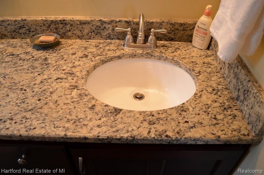 35872 Johnstown Road Farmington, MI 48335 - Photo 31 of 55 DSC_0154 (1024x678).jpg