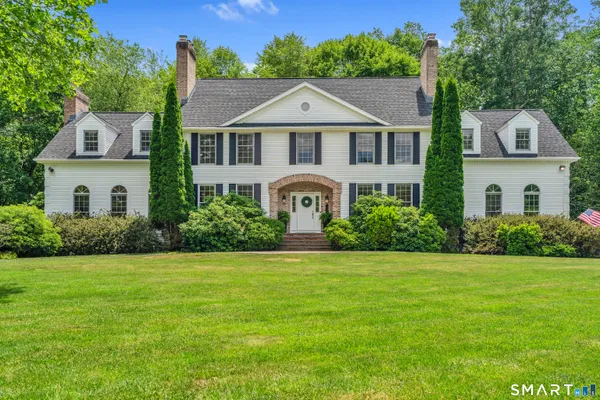 $949,000 | 1 Crystal Terrace, Woodbridge, CT 06525