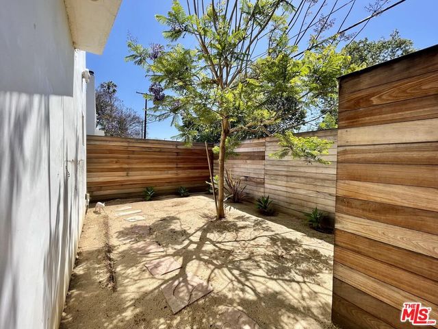 a view of a pathway of a house