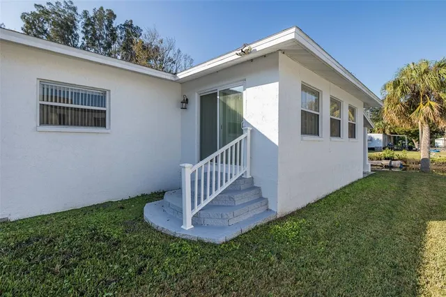 $1,975 | 14603 Williams Lane, Hudson, FL 34667