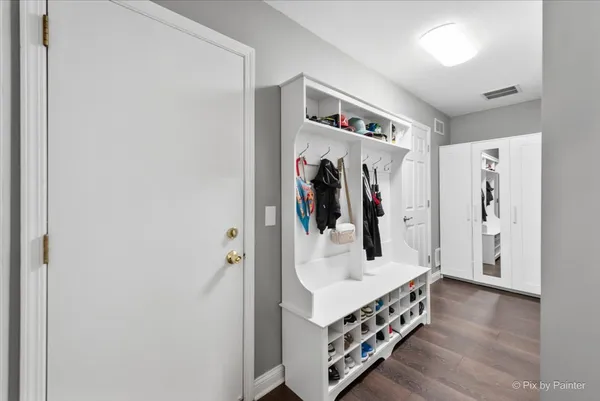 $325,000 | 1101 Stillwater Road, Unit 1101, Elgin, IL 60120