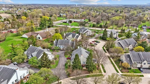 $325,000 | 1101 Stillwater Road, Unit 1101, Elgin, IL 60120