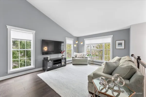 $325,000 | 1101 Stillwater Road, Unit 1101, Elgin, IL 60120