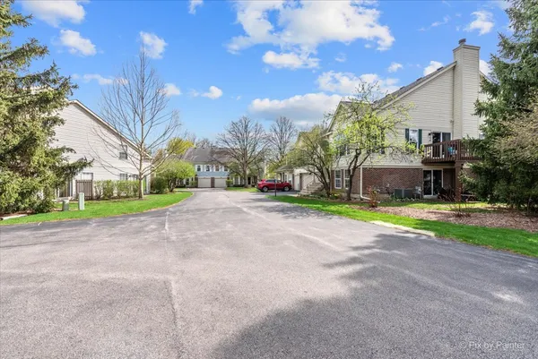 $325,000 | 1101 Stillwater Road, Unit 1101, Elgin, IL 60120