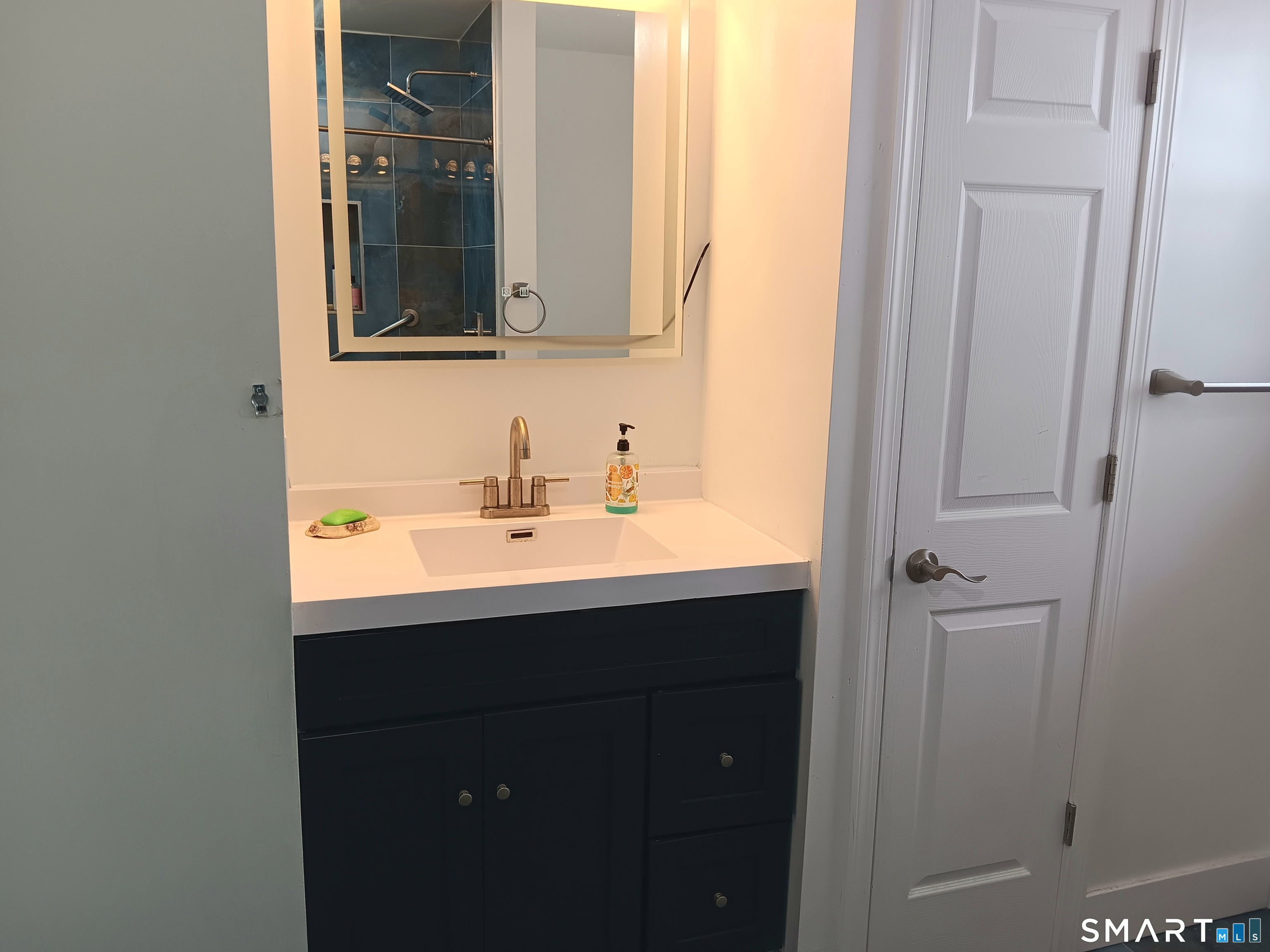 870 Woodtick Road Waterbury, CT 06705 - Photo 9 of 23