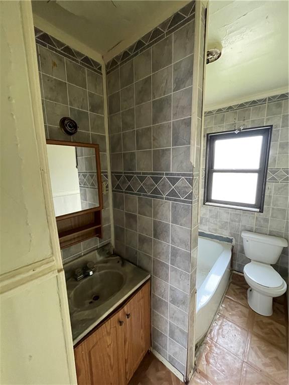 712.5 Penn Street Braddock, PA 15104 - Photo 9 of 15