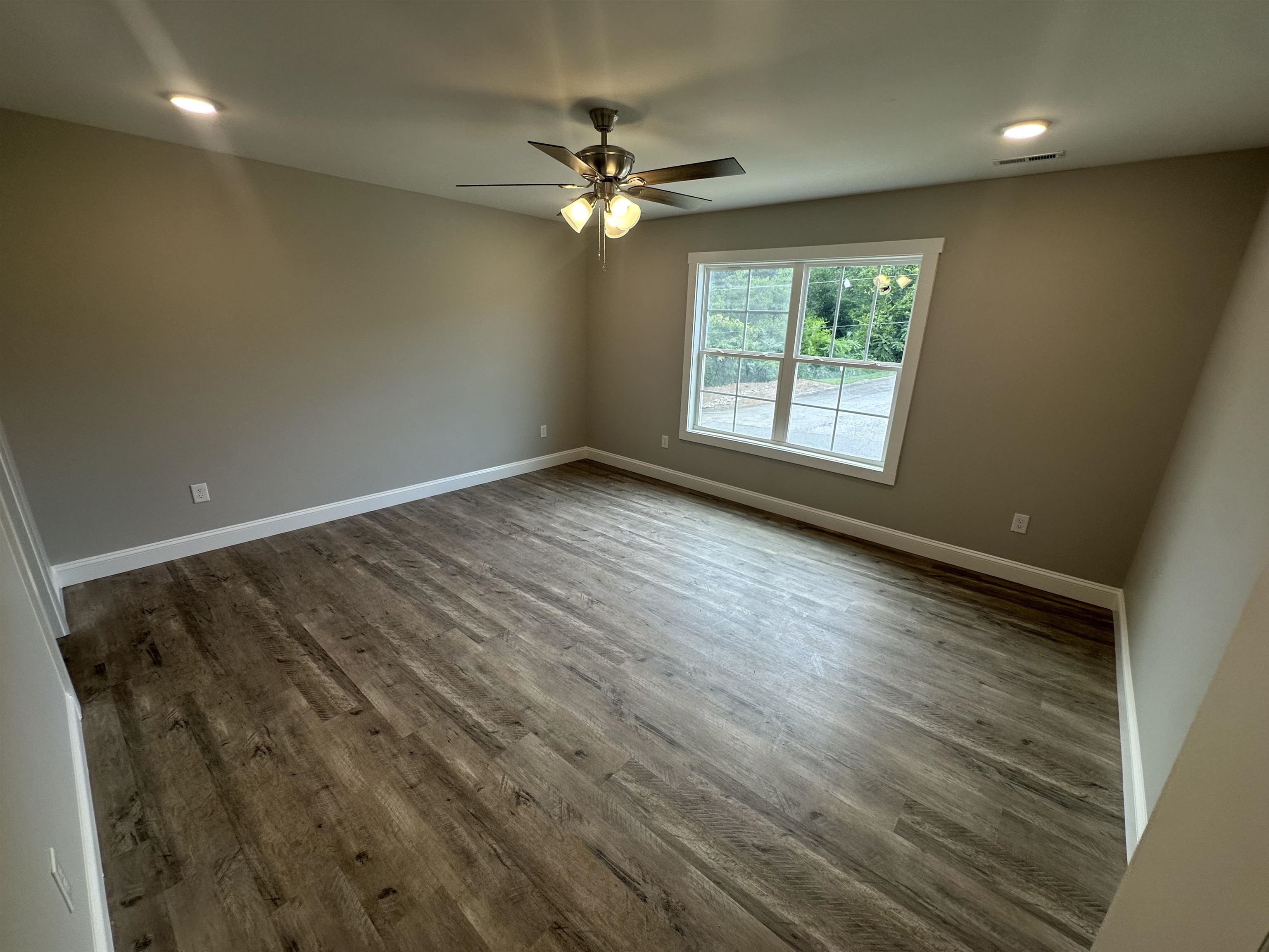 1320 Shoresbrook Road Spartanburg, SC 29301 - Photo 11 of 16