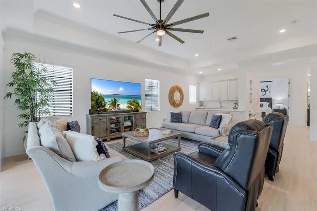 $1,795,000 | 2472 Breakwater Way, Unit 11202, Naples, FL 34112