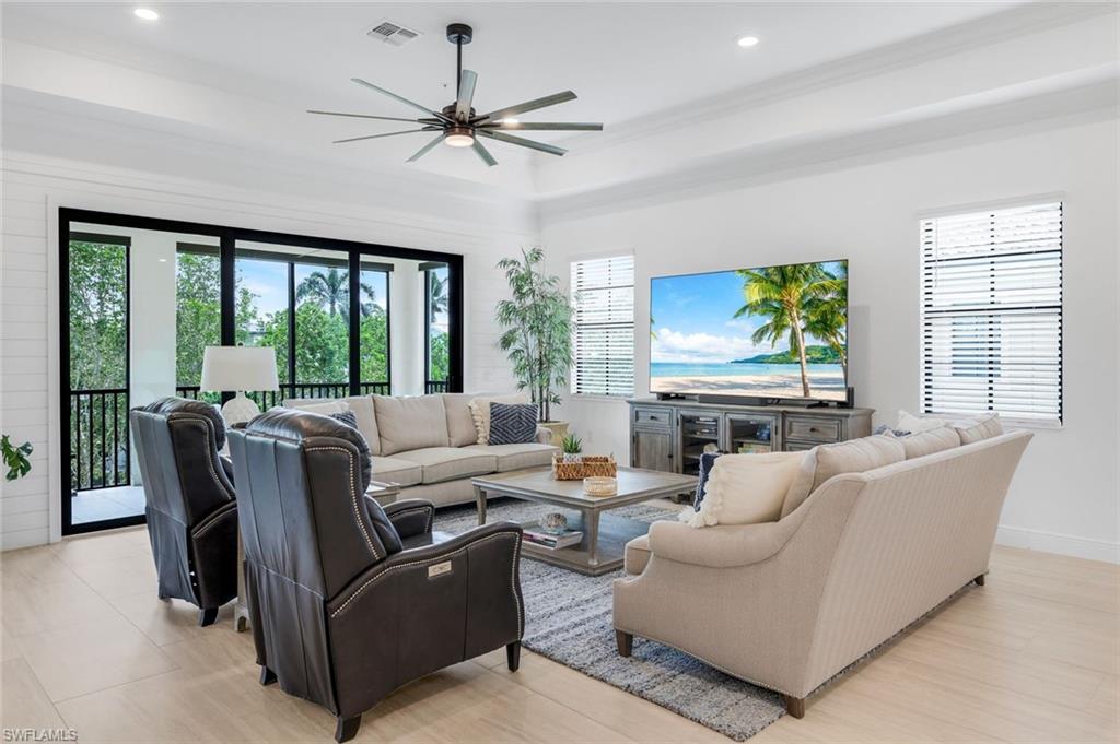 2472 Breakwater Way, Unit 11202 Naples, FL 34112 - Photo 13 of 50