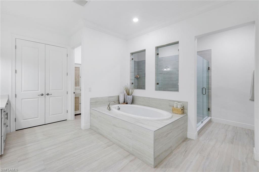 2472 Breakwater Way, Unit 11202 Naples, FL 34112 - Photo 20 of 50