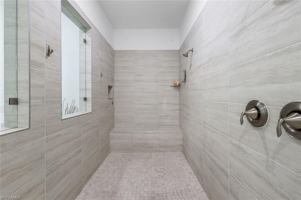 2472 Breakwater Way, Unit 11202 Naples, FL 34112 - Photo 21 of 50