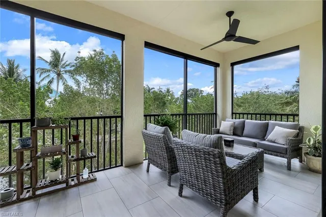$1,795,000 | 2472 Breakwater Way, Unit 11202, Naples, FL 34112