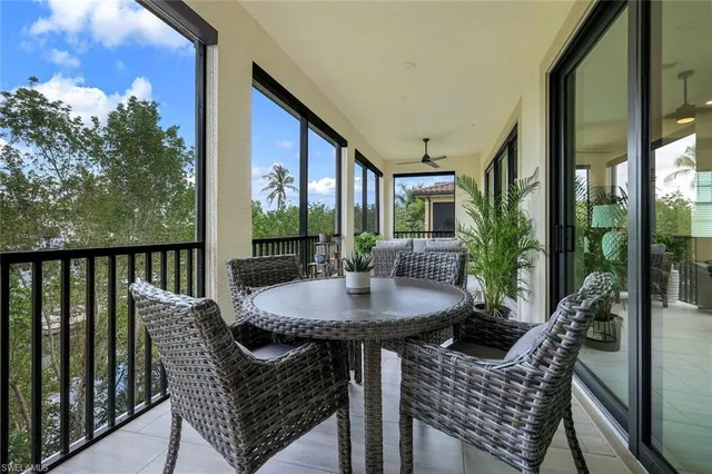 $1,795,000 | 2472 Breakwater Way, Unit 11202, Naples, FL 34112