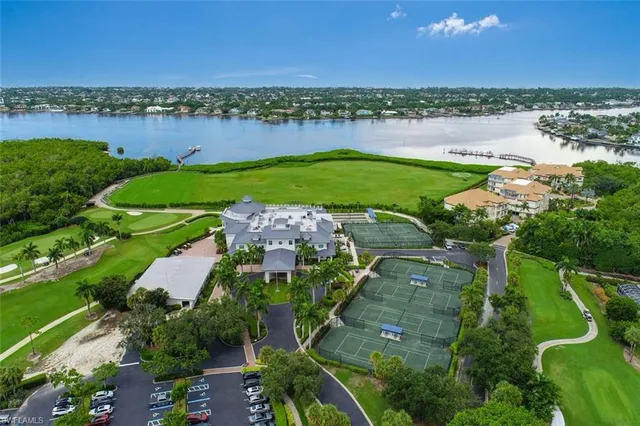$1,795,000 | 2472 Breakwater Way, Unit 11202, Naples, FL 34112