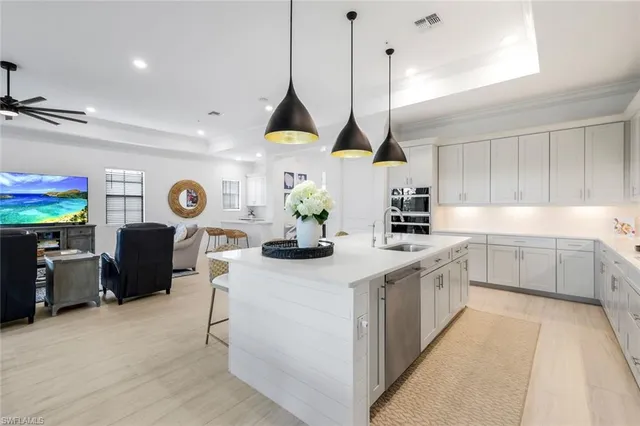 $1,795,000 | 2472 Breakwater Way, Unit 11202, Naples, FL 34112