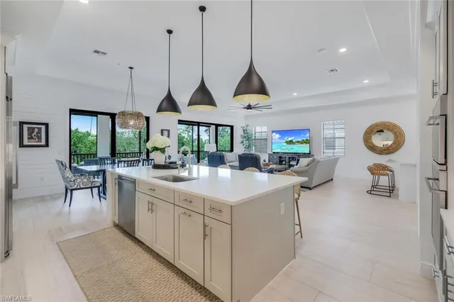 $1,795,000 | 2472 Breakwater Way, Unit 11202, Naples, FL 34112