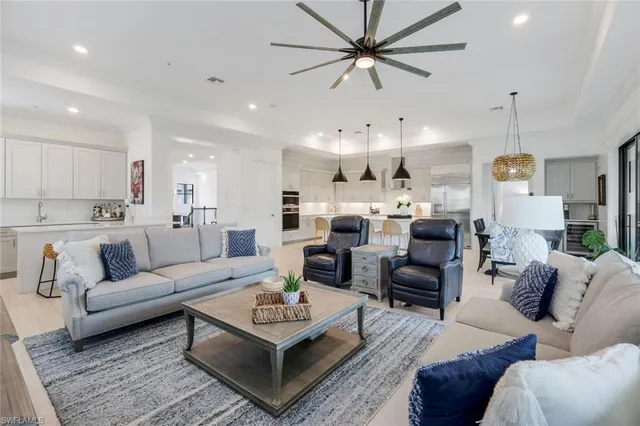 $1,795,000 | 2472 Breakwater Way, Unit 11202, Naples, FL 34112