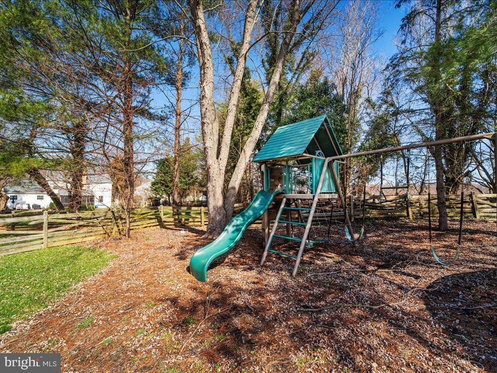 124 Hamilton Road Sterling, VA 20165 - Photo 46 of 56 Play set conveys (as-is)