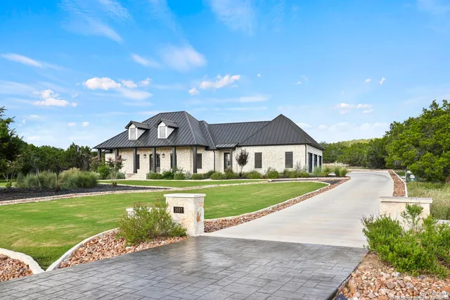 $995,000 | 1687 Noble Trail, Canyon Lake, TX 78133