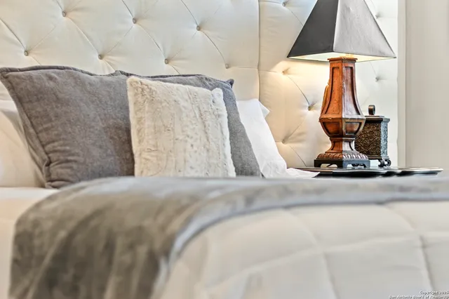 $995,000 | 1687 Noble Trail, Canyon Lake, TX 78133