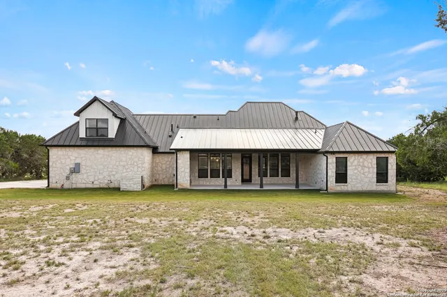 $995,000 | 1687 Noble Trail, Canyon Lake, TX 78133