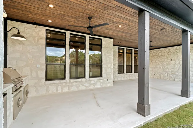 $995,000 | 1687 Noble Trail, Canyon Lake, TX 78133