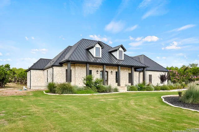 $995,000 | 1687 Noble Trail, Canyon Lake, TX 78133