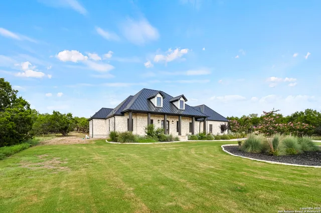 $995,000 | 1687 Noble Trail, Canyon Lake, TX 78133