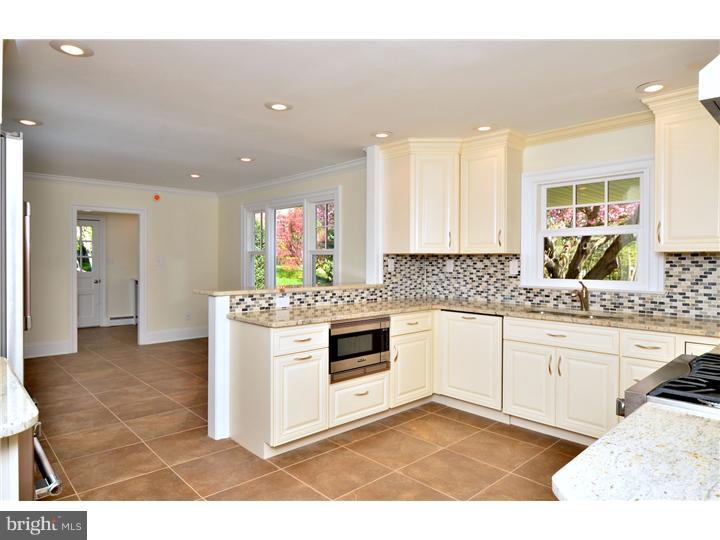 516 Watch Hill Road Villanova, PA 19085 - Photo 5 of 25