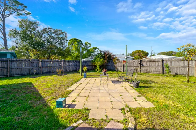 $570,000 | 6923 1st Street, Jupiter, FL 33458