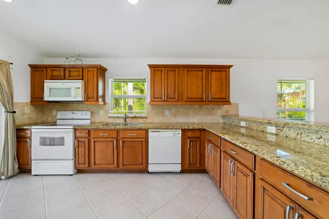 $570,000 | 6923 1st Street, Jupiter, FL 33458