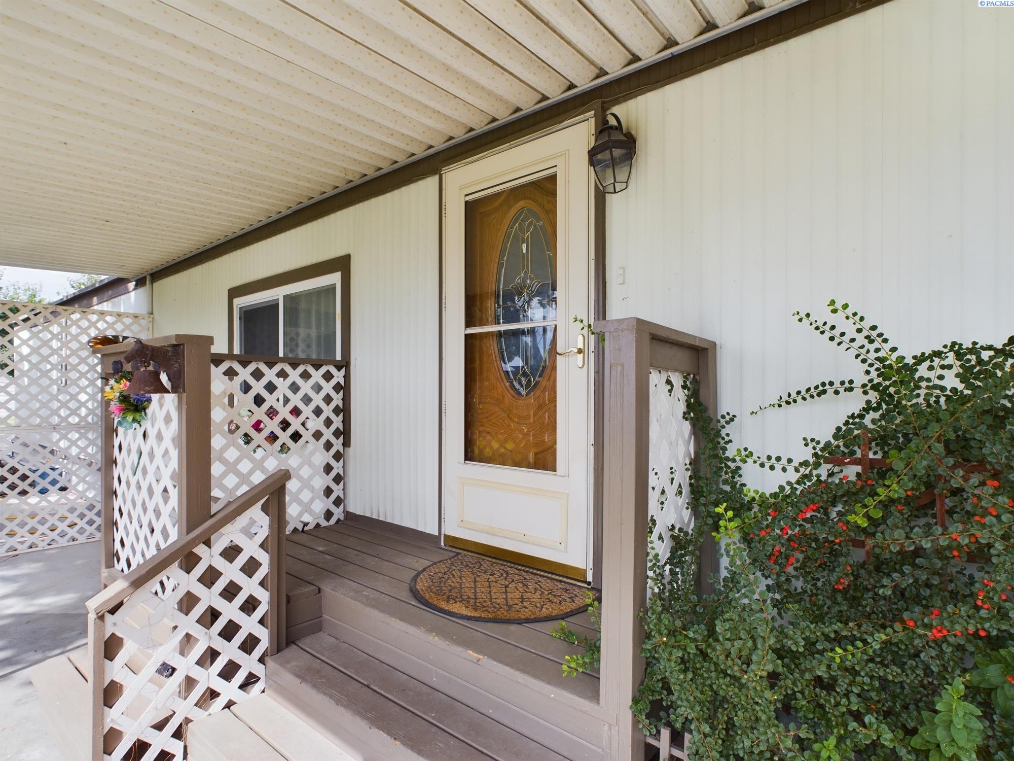 414 Ringhoff Road Burbank, WA 99323 - Photo 1 of 34 Gallery Image 1