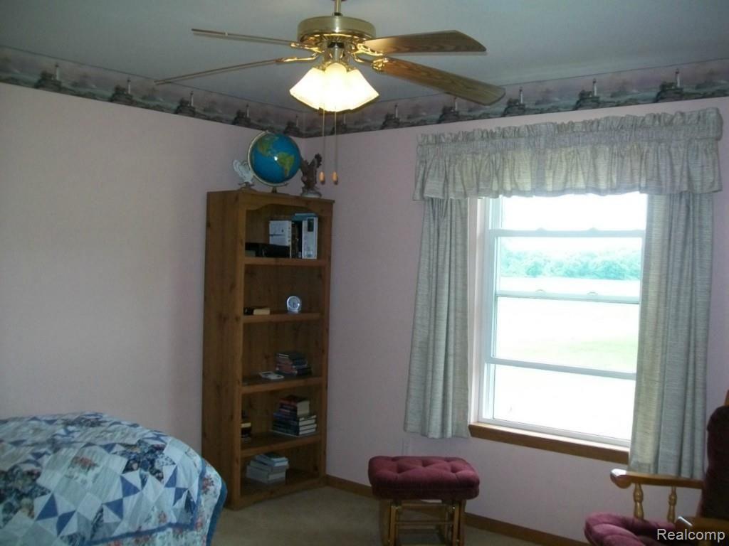 4633 Jeddo Road Fort Gratiot, MI 48059 - Photo 6 of 22 Picture 018.jpg