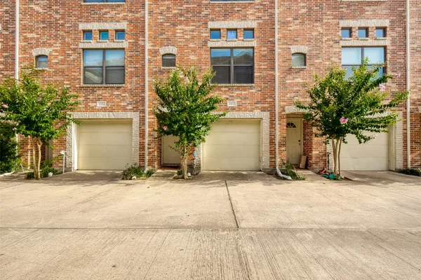 $215,000 | 2710 Hullsmith Drive, Unit 1503, Houston, TX 77063