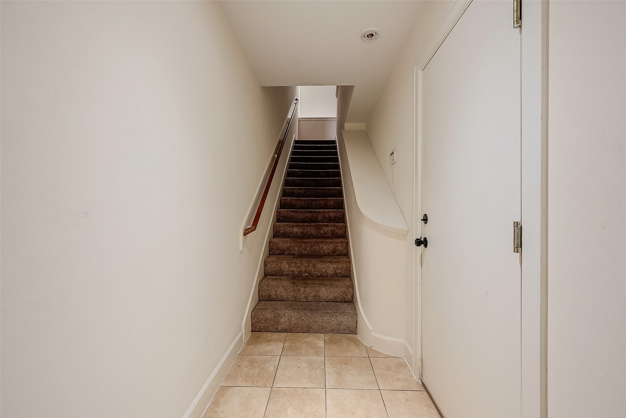 2710 Hullsmith Drive, Unit 1503 Houston, TX 77063 - Photo 3 of 14 a view of entryway