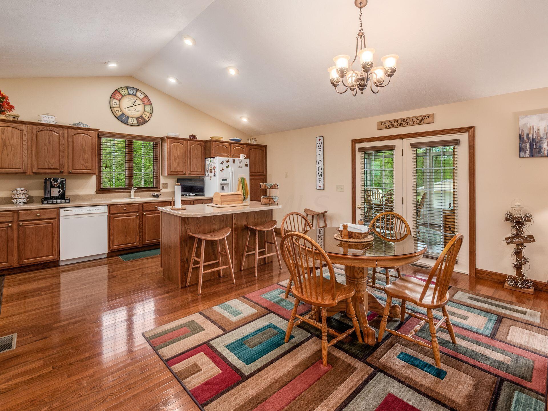 12540 Walker Road Ashville, OH 43103 - Photo 18 of 64 eating space with