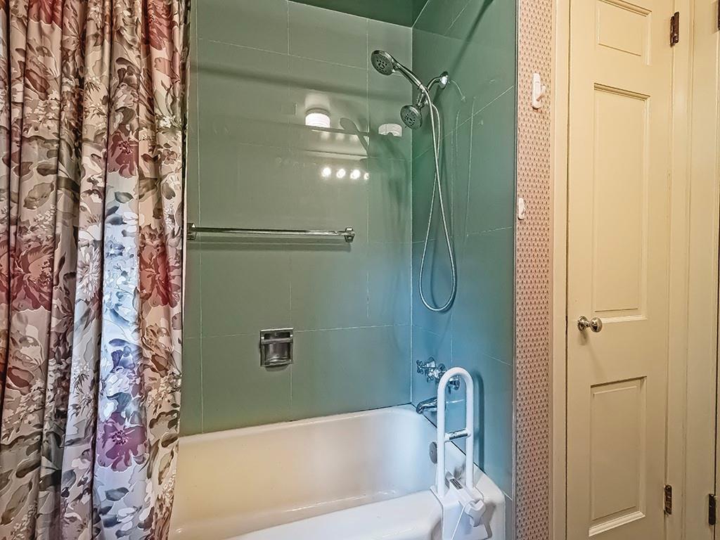 2848 Brodhead Road Aliquippa, PA 15001 - Photo 30 of 33 a bathroom with a tub and shower