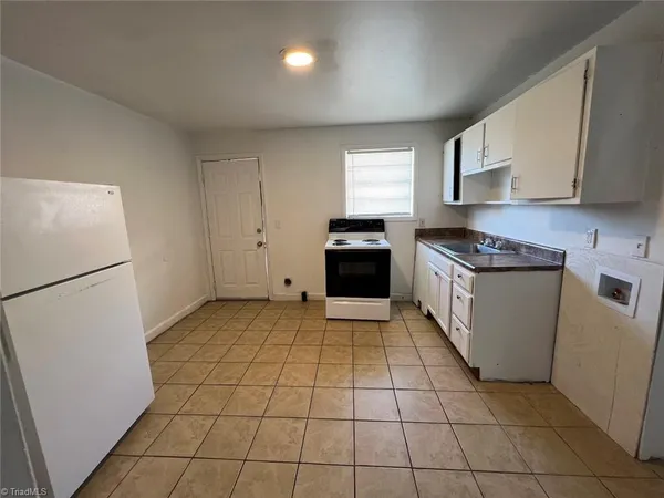 $795 | 704 Glover Street, Unit C, Greensboro, NC 27406