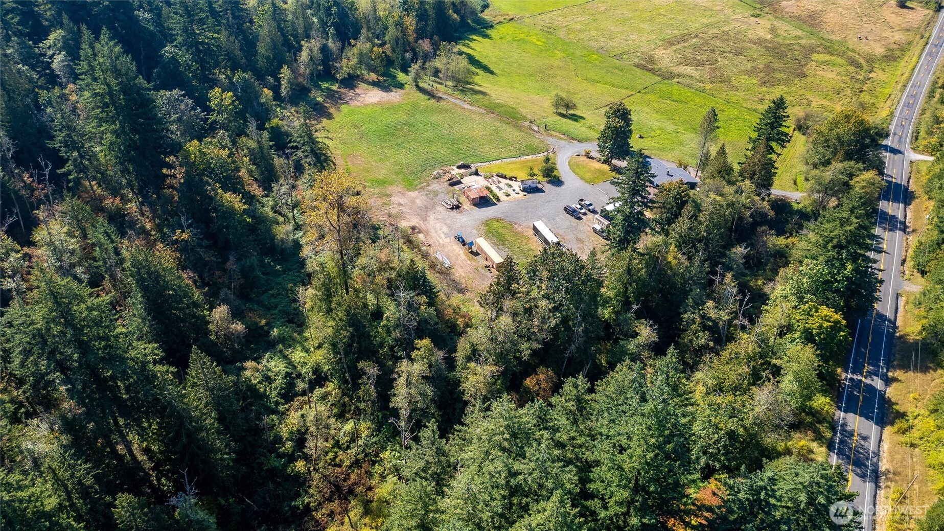 4955 South Pass Road Sumas, WA 98295 - Photo 33 of 40 a view of a yard