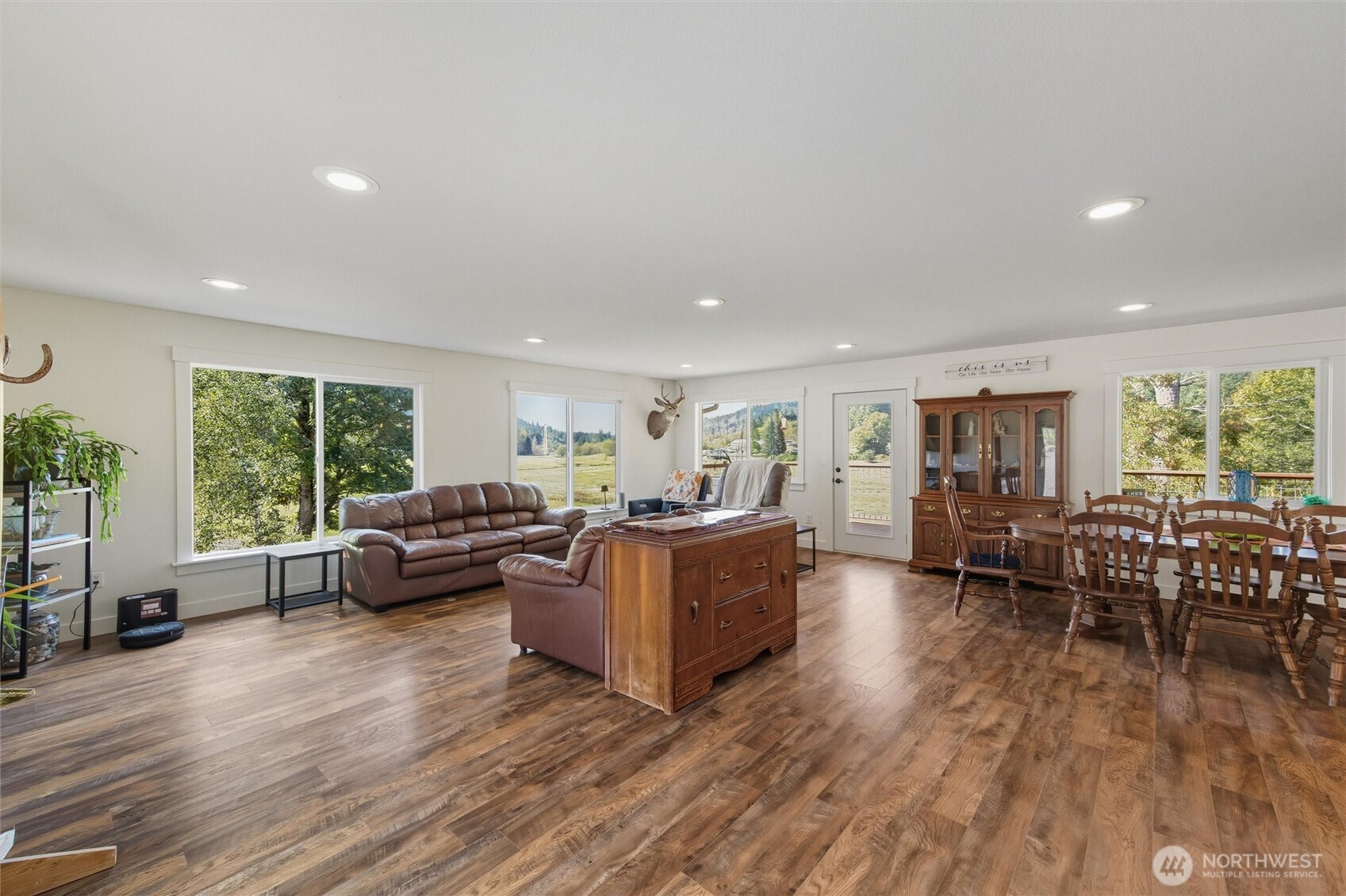 4955 South Pass Road Sumas, WA 98295 - Photo 10 of 40 a living room with furniture and large windows