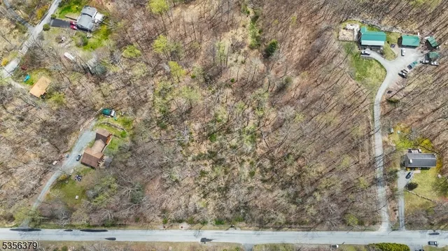 a bird view of a yard