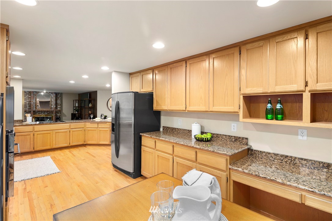 18716 139th Way Southeast Renton, WA 98058 - Photo 11 of 32 Gallery Image 11