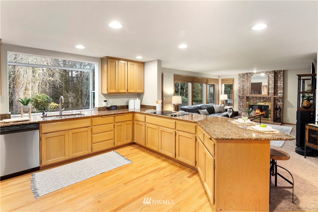 18716 139th Way Southeast Renton, WA 98058 - Photo 6 of 32 Gallery Image 6